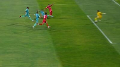 تکل نجات‌بخش توکلی مانع از گلزنی اورونوف شد