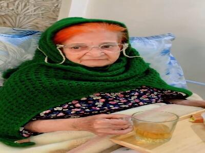  داریوش فرضیایی با انتشار فیلمی از مادرش روز مادر را تبریک گفت