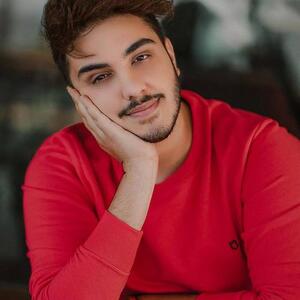  «مادر همه جان و تنم...» از آرون افشار