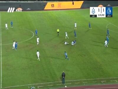 مصدومیت و تعویض سامان فلاح مقابل ملوان