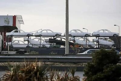 گرانی‌های ناگهانی خودرو؛ رازهایی که بازار پنهان می‌کند / تحلیل کارشناسان درباره علت افزایش قیمت‌ها / پیش‌بینی آینده قیمت ماشین‌ها در ایران