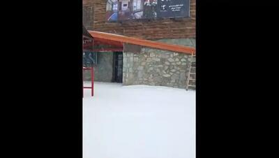  بارش ۱۰ سانتی‌متری برف در ایستگاه هفتم توچال (فیلم)
