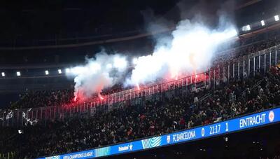 رفتار غیرمتمدنانه هواداران آینتراخت در نوکمپ؛ یوفا جریمه سنگینی در انتظار باشگاه آلمانی خواهد بود (+عکس)