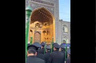  تبریک زائران و خادمان به امام رضا در سالروز ولادت حضرت زهرا (فیلم)