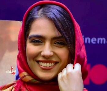  نگاه روز |مونا کرمی در کنار همسرش سمند امیرسلیمانی(همراه با پوششی از رنگ های شاد) 📸