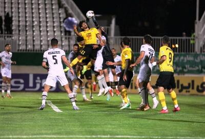 پیروزی شیرین سپاهان در اراک با گل سه امتیازی رضاوند، اخباری مچ پیروز قربانی را خواباند