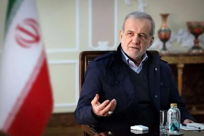 پزشکیان: ضروری است زین‌پس تمام صنایع آب‌بر صرفاً در سواحل جنوبی توسعه پیدا کنند