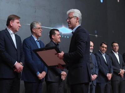 درخشش راپکو در همایش پتروفن ۱۴۰۴؛ کسب لوح تقدیر نوآوری و تحول در فرآیند‌های پتروشیمی