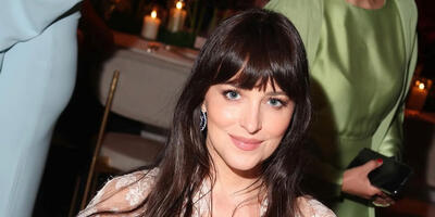  داکوتا جانسون بعد از به آتش کشیدن فرش قرمز با تیپی گرم و ساده به خرید رفت - چی بپوشم