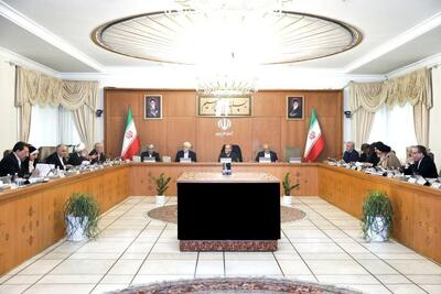 انتقاد پزشکیان از محدودیت برای مردم؛ با یک ناهنجاری کوچک عده‌ای فریاد وا اسلاما سر می‌دهند!