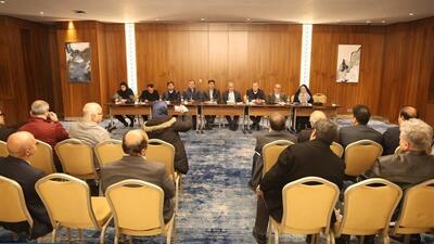 حسن زاده: خروج از شرایط سخت اقتصادی با توسعه تجارت ممکن می‌شود