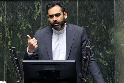  مشاور جلیلی: فرمانده سپاه تهران واقعا نمی‌داند در ایران‌خودرو چه باند مافیایی حاکم است؟ / تسنیم: ثابتی فقط به هیجانِ کار فکر می‌کند؛ او چه نسبتی با عصاره فضائل ملت دارد؟
