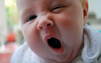 چرا خمیازه مسری است؟