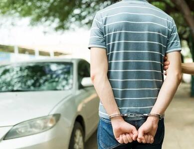 پسر نوجوان چرا عمو و مادربزرگش را به قتل رساند؟