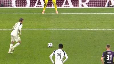 گل سوم تاتنهام به اسلاویا پراگ (ژاوی سیمونز)