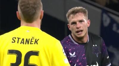 گل اول تاتنهام به اسلاویا پراگ (گل به خودی)