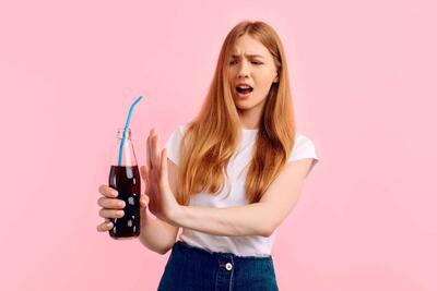  پاسخ کارشناسان سلامت، چرا نوشابه کنار غذا بدترین انتخاب است؟