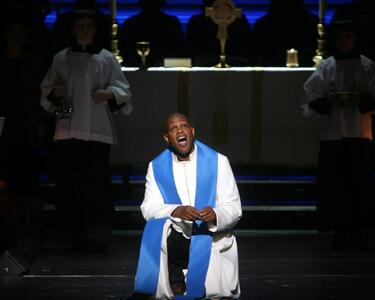  خواننده مشهور به دست فرزندش به قتل رسید