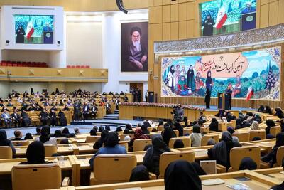 زنان، سازندگان آینده کشور هستند