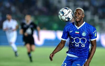 بازیکن استقلال خطاب به ساپینتو؛ این مدل بازی کردن به درد من نمی‌خورد | دارم ضعیف‌تر می‌شوم!