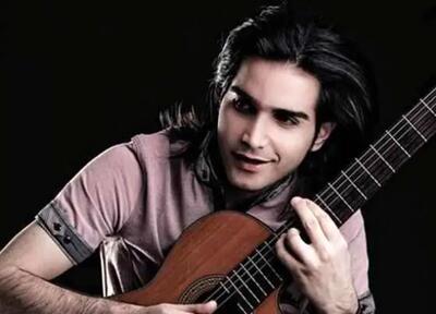 ویدئو: اجرای زنده زیرخاکی از محسن یگانه در ۲۱ سالگی