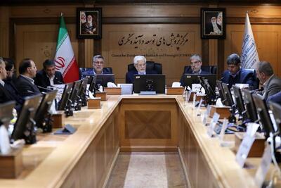 عارف: هیچ بخشی قیم دانشگاه‌ها نیست/ لزوم بازگردانده شدن برخی اختیارات به دانشگاه