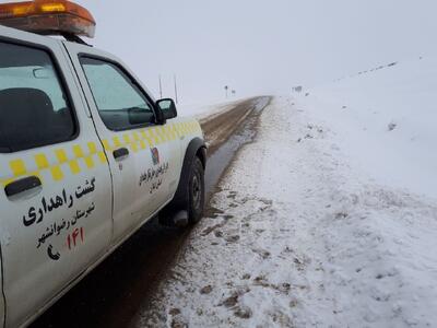 ارتفاع برف در جاده پونل گیلان به ۲۰ سانتیمتر رسید |فیلم