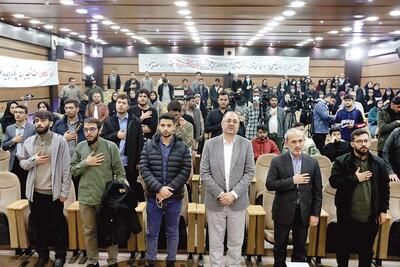  صمیمی و صریح با دانشجویان