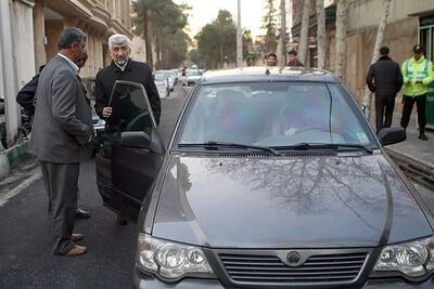 درست است که ضدگلوله کردن پراید سعید جلیلی به پول امروز، حقوق 18 سال یک کارگر است اما مهم هرینه اش نیست؛ مهم ژست ساده زیستی است که سالها به مردم فروخته