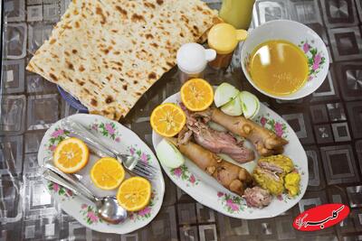  در این نقطه از جغرافیا کله‌پاچه گوزن و شتر می‌خورند - کلبه سرگرمی
