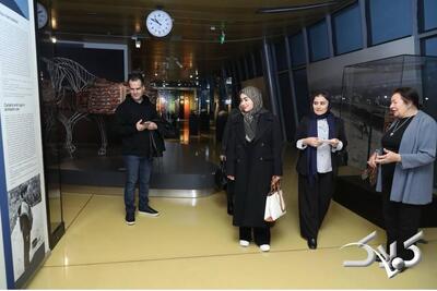 همسر و دختر عباس عراقچی در سفر به باکو - مجله اینترنتی کولاک