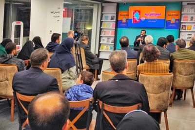 کم‌توجهی به سفرنامه در ایران/سفرنامه نسبتی با ادبیات دارد