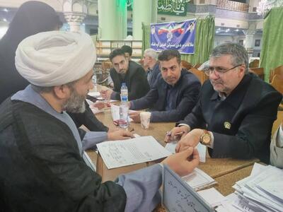 میز خدمت مرکز ارتباطات مردمی قوه قضاییه در حرم حضرت عبدالعظیم حسنی (ع) برگزار شد