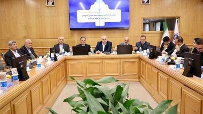 نشست مشترک خزانه‌داران و مدیران مالی اتاق‌های سراسر کشور در مشهد برگزار شد
