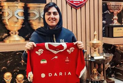 زهرا قنبری بعد از پیوستن به پرسپولیس: استقلالی بودن؟ من یک بازیکن حرفه‌ای هستم - پارس فوتبال