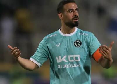 محسن آذرباد ستاره پیکان : فوتبال در لحظه است و روی عدم باور بازی را واگذار کردیم