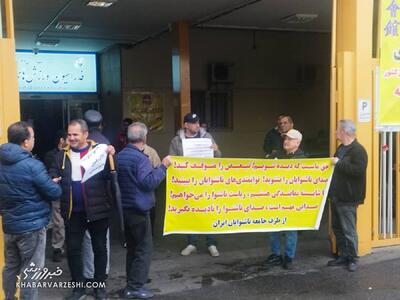 ویدیو| اعتراض مدال‌آوران ناشنوا مقابل فدراسیون ورزش‌ها - پارس فوتبال