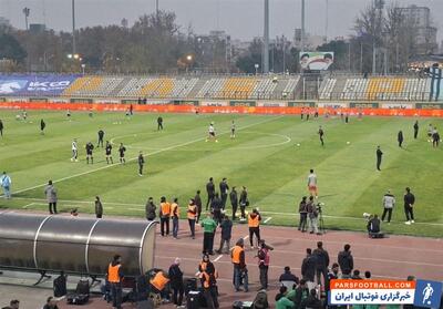 پرسپولیس و پیکان با حضور تعدادی از تماشاگران برگزار شد