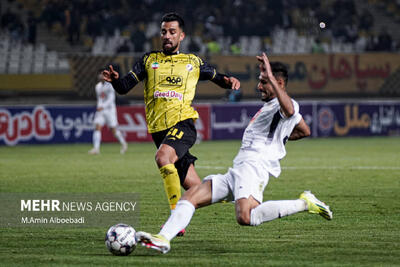 ادامه تساوی‌های بدون گل در نیمه اول دو بازی لیگ برتر فوتبال - پارس فوتبال