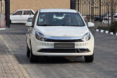 بازدید مدیرعامل کرمان‌موتور از ایگل هیبرید؛ سدان ملی در آستانه تولید - پدال