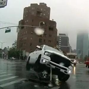  از فروریختن پل چینی تا حادثه رانندگی زیر باران