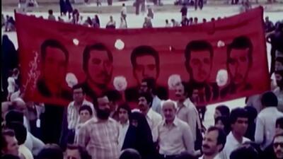  مستند اینجا و جایی دیگر؛ پرده‌برداری از فرقه‌ای که خانواده را حذف می‌کند + فیلم