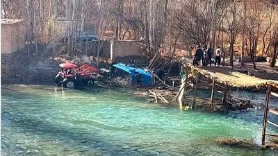 فروپاشی پل معلق گرم‌دره بر روی رودخانه زاینده‌رود