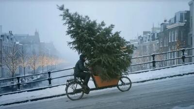 تبلیغ کریسمس هوش مصنوعی مک‌دونالد: جنجال تصویری و نقد گسترده کاربران - شارا