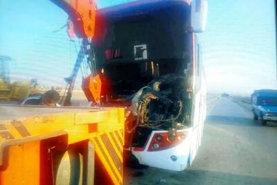 سقوط اتوبوس از ارتفاع ۵ متری در دنا؛ چند نفر مصدوم شدند؟