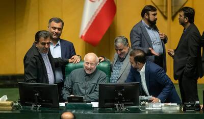 خوش‌وبش قالیباف با دو نماینده زن مجلس + عکس