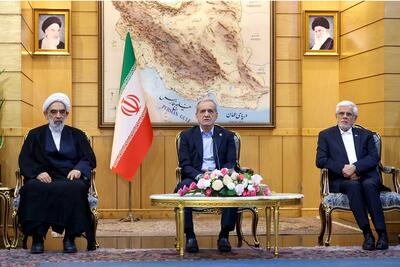 پزشکیان : حجم تجارت ایران و قزاقستان ۳۰۰- ۴۰۰ میلیون دلار است که باید افزایش یابد+فیلم