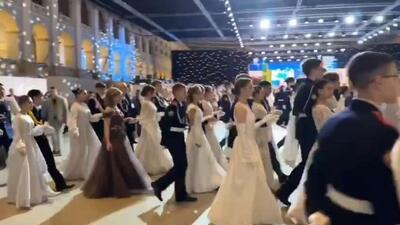  3400 نفر از دانشجویان دانشکده افسری روسیه برای برگزاری دهمین سالگرد جشن خیریه بین المللی کرملین گردهم آمدند