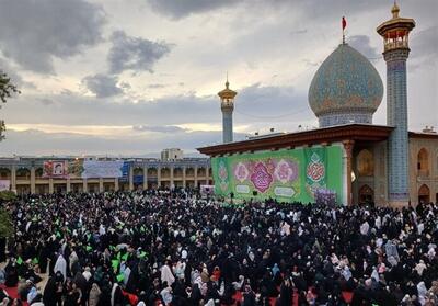 اجتماع باشکوه بانوان و دختران شیرازی در حرم شاهچراغ (ع) - تسنیم