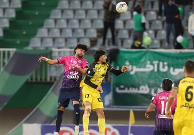 صعود دوباره سپاهان به صدر جدول با برتری مقابل آلومینیوم/ بُرد دلچسب چادرملو در خانه فجر سپاسی - تسنیم
